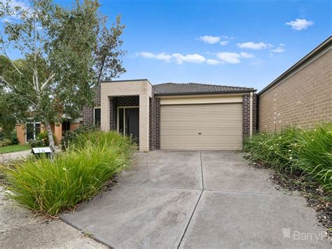 2 Versace Court, Pakenham, VIC 3810 